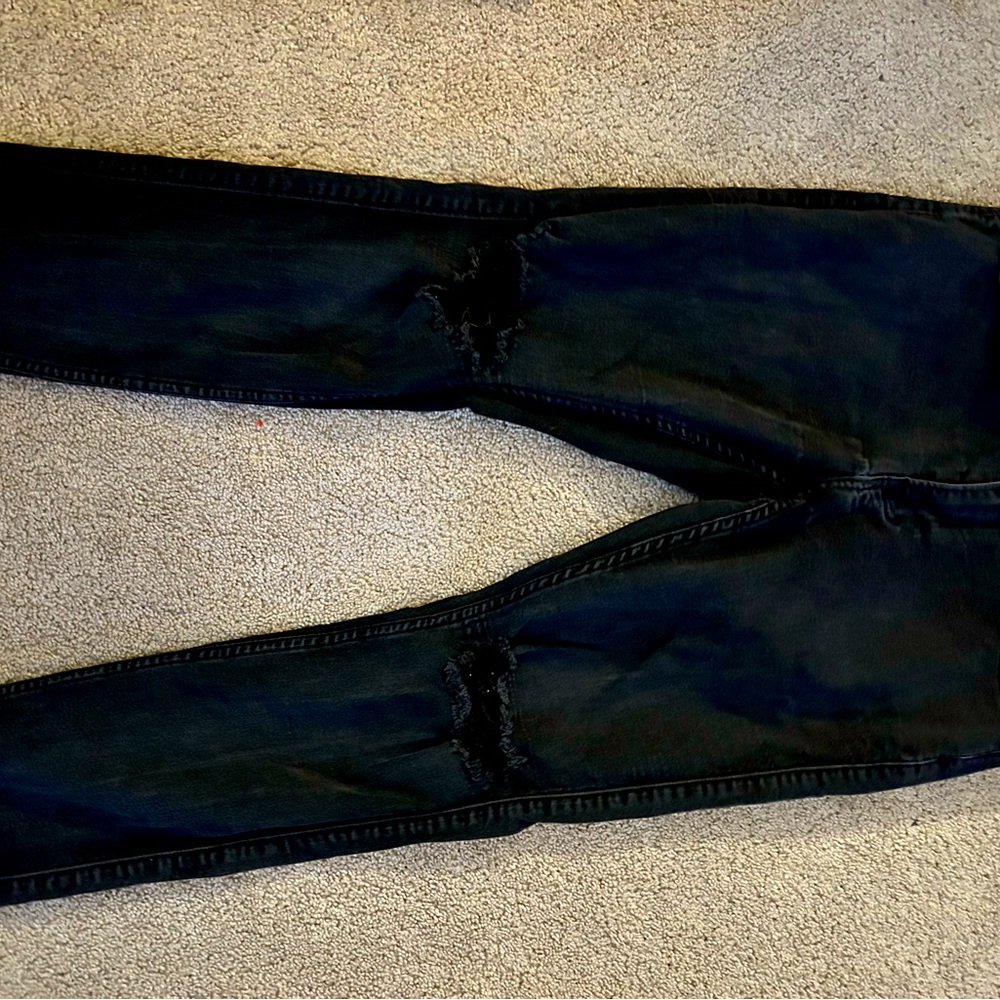 Men’s Hollister black jeans with holes in the knees size w32 l 32